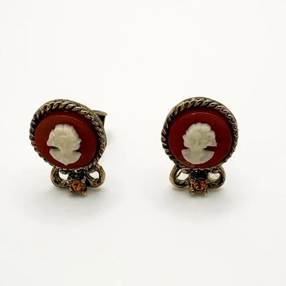 Vintage Victorian Revival Cameo Clip On Earrings Gold Tone - Picture 3 of 4